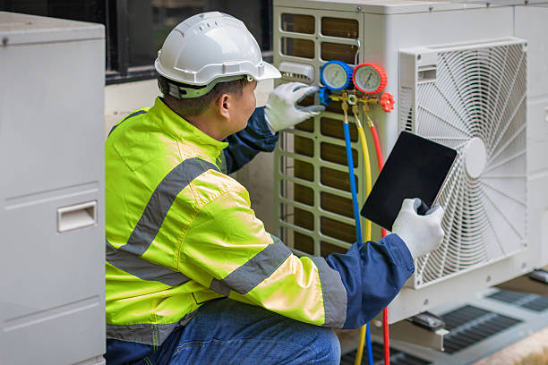 Professional Hvac technician working in Orange City, IA